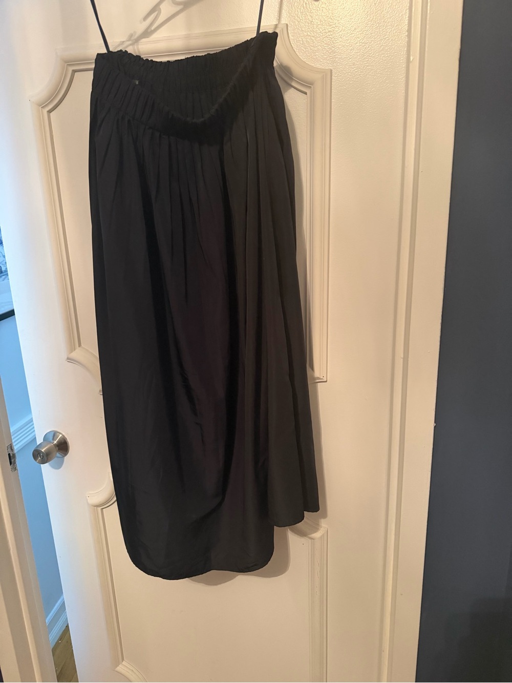 Navy Women's Smocked Waist Midi/long Skirt
Like new